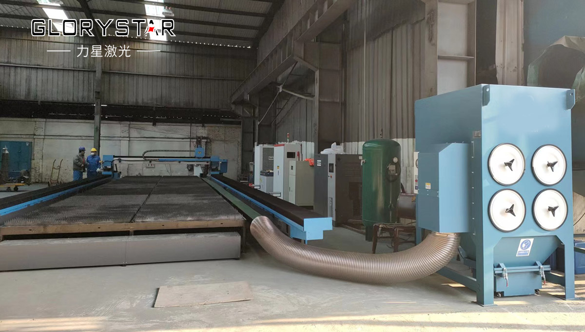 力星激光：超大幅面、超高功率地軌式光纖激光切割機(jī)“牛氣”出貨