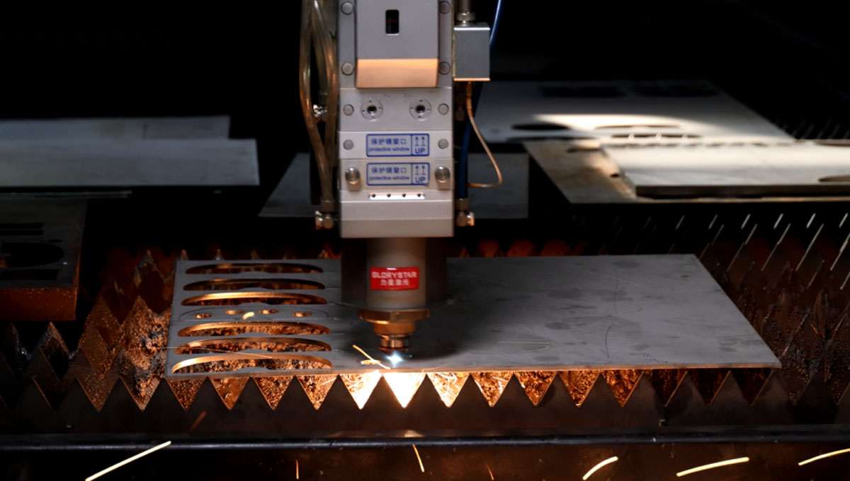 激光切割拐角出現(xiàn)毛刺怎么辦？2個(gè)方法就搞定