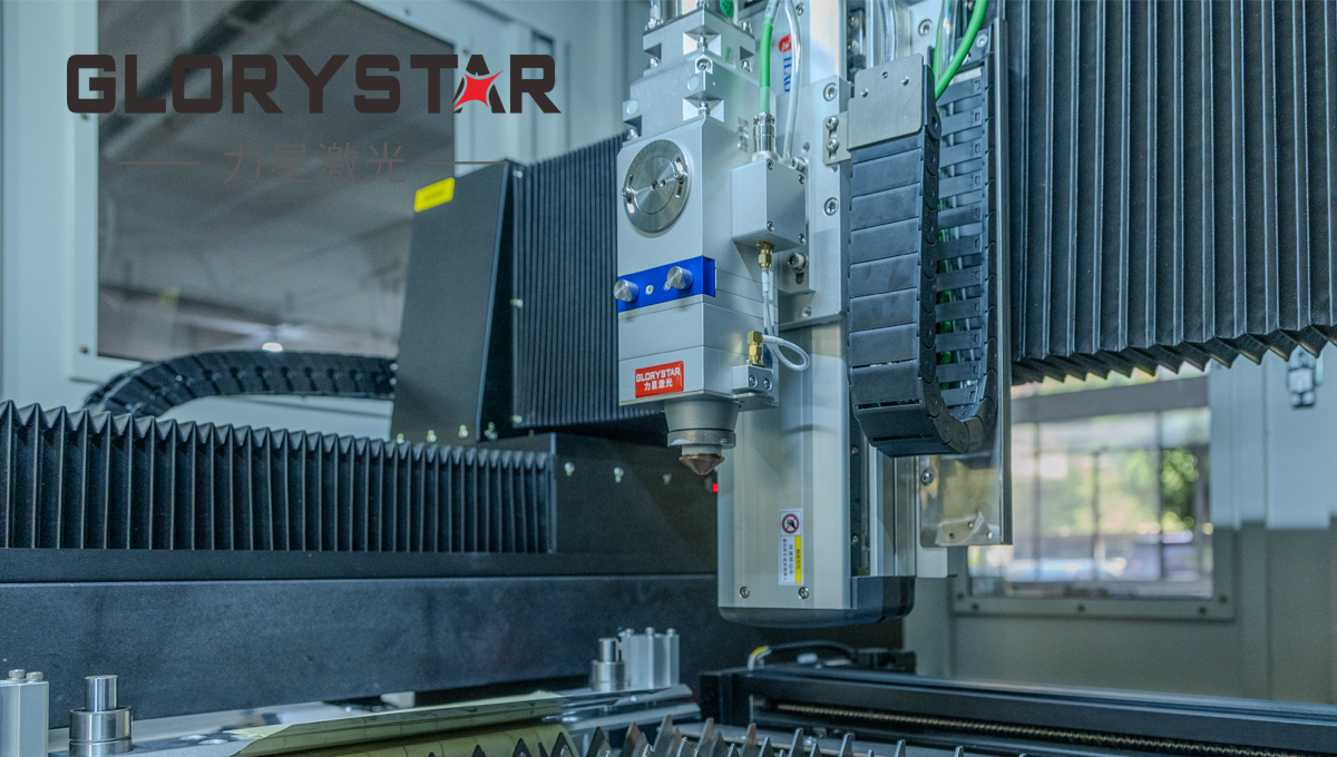 光纖激光切割機(jī)切割碳鋼時(shí)氣體的選擇，這幾點(diǎn)要記清楚！